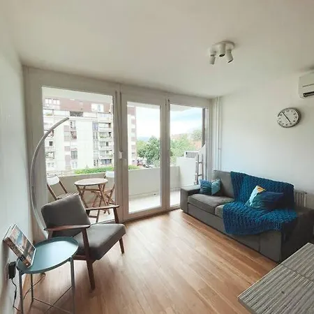 Chic Trnovo Hideaway For 5, Family Friendly Apartment