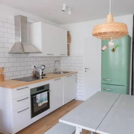 Chic Trnovo Hideaway For 5, Family Friendly * ليوبليانا