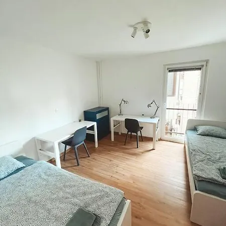 Apartment Chic Trnovo Hideaway For 5, Family Friendly Laibach